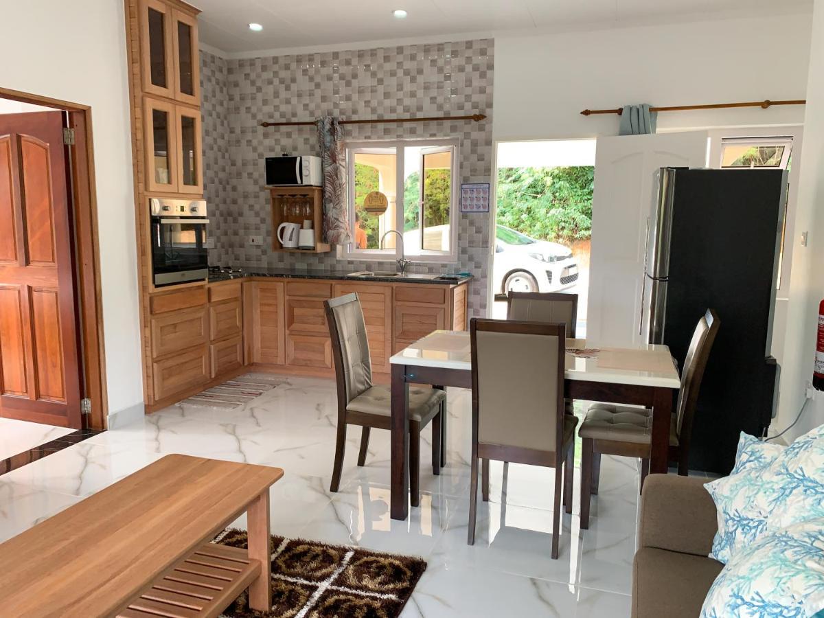 Cam Getaway Villa Anse la blague Buitenkant foto